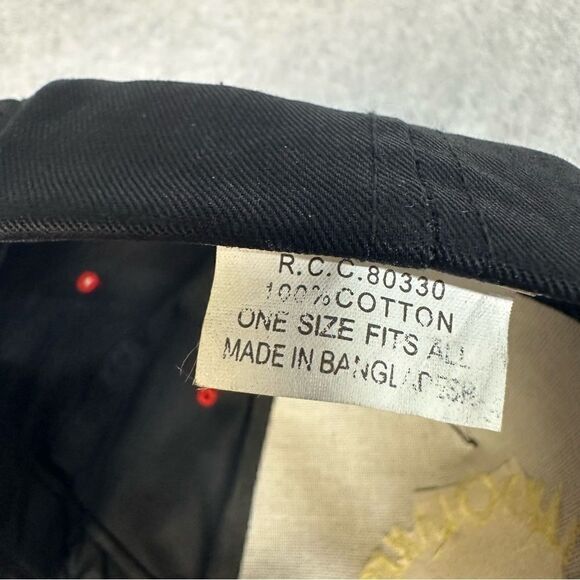 Land O Lakes Hat Adult OSFA Black Red Embroidered Logo Work Wear Food Services - Picture 9 of 10